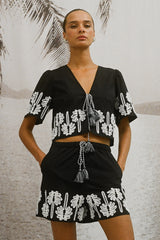 Armanda Short - Siyah Fildişi Palmiye Ağaçları