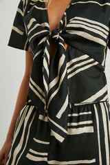 Tıa Top - Ada Çizgisi