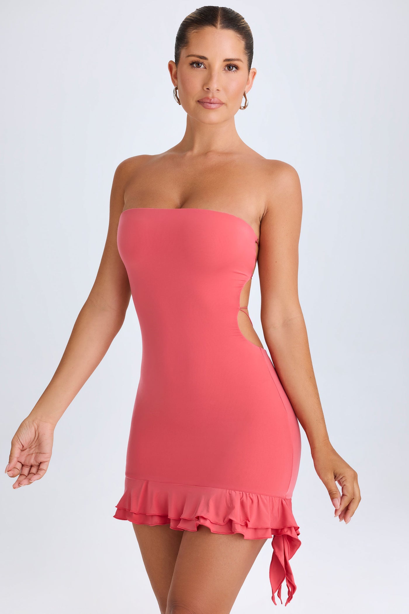 Mercan Rengi Fırfırlı Detaylı, Kesik Kesimli Bandeau Mini Elbise