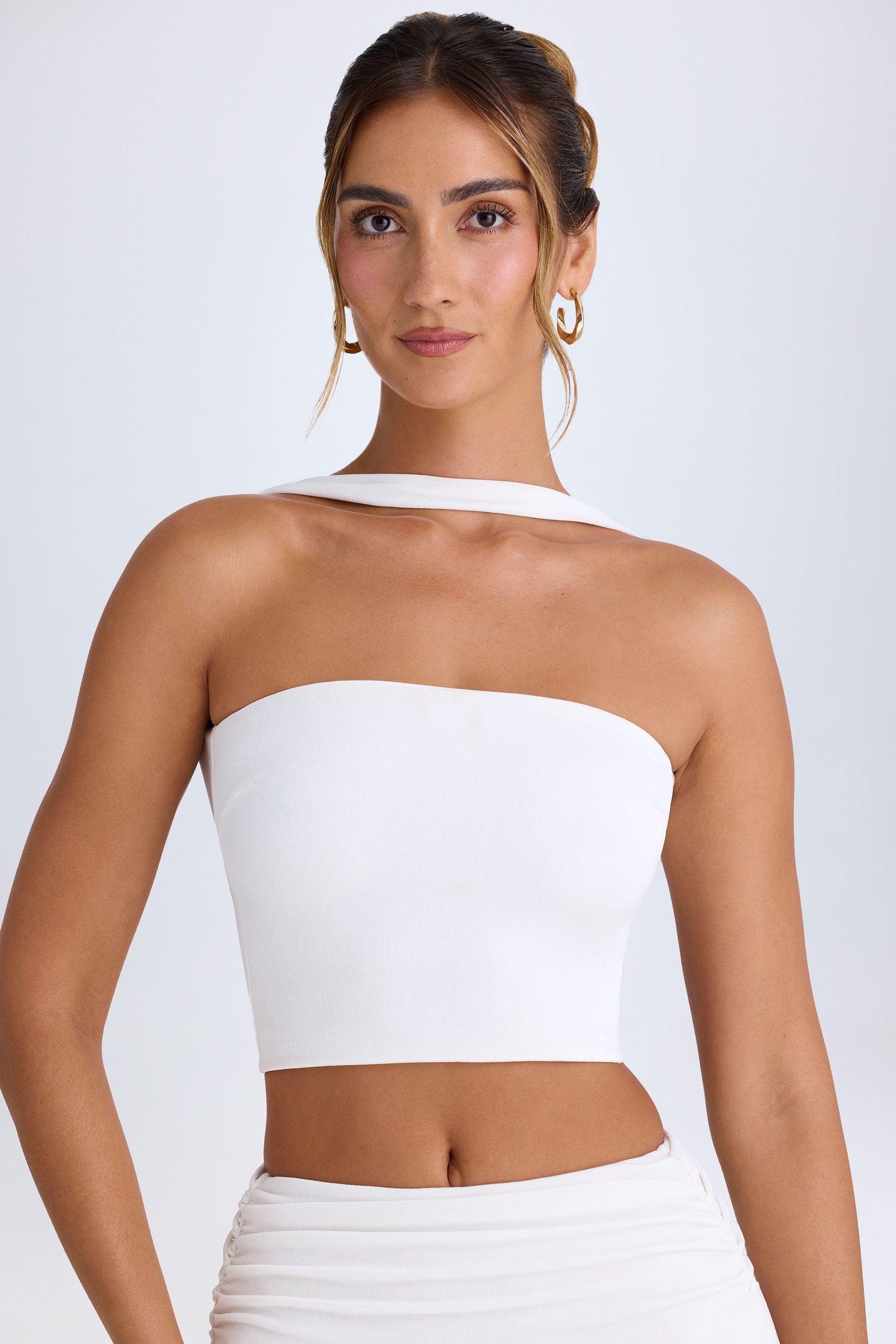 Beyaz Renkli, Gerdanlık Detaylı Bandeau Bluz