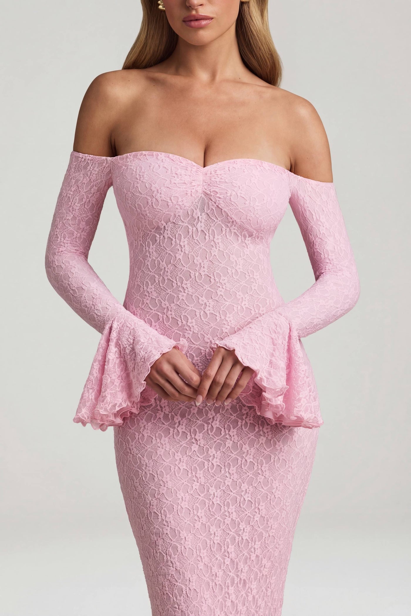 Omuzları Açık, Fırfırlı Dantelli Uzun Elbise, Yumuşak Pembe