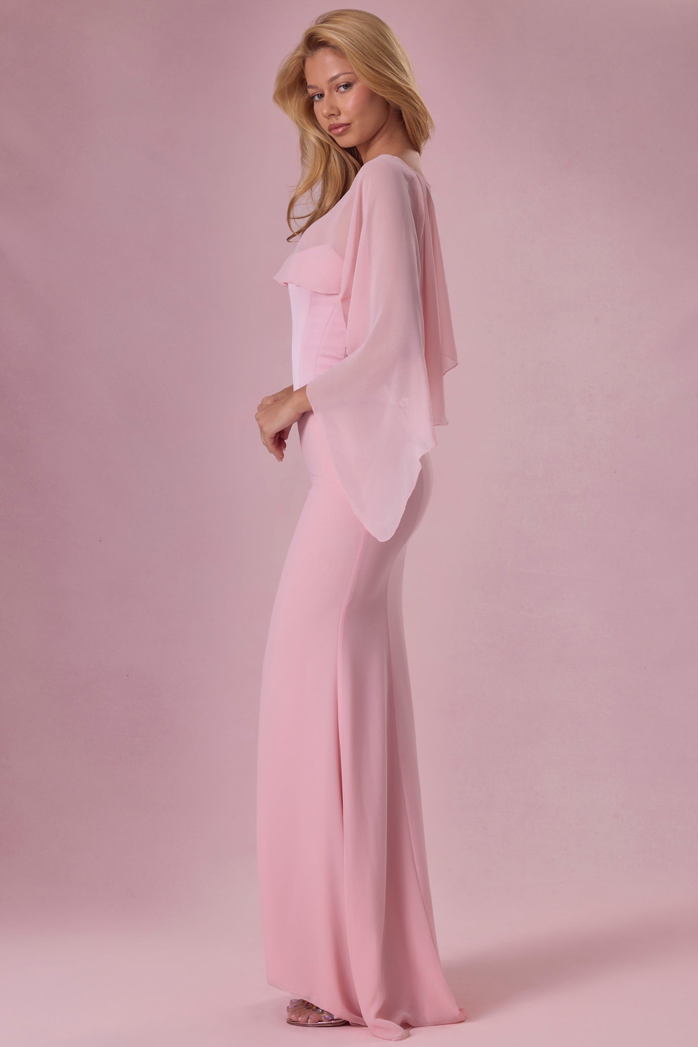 Açık Pembe Renkli Premium Şifon Pelerin