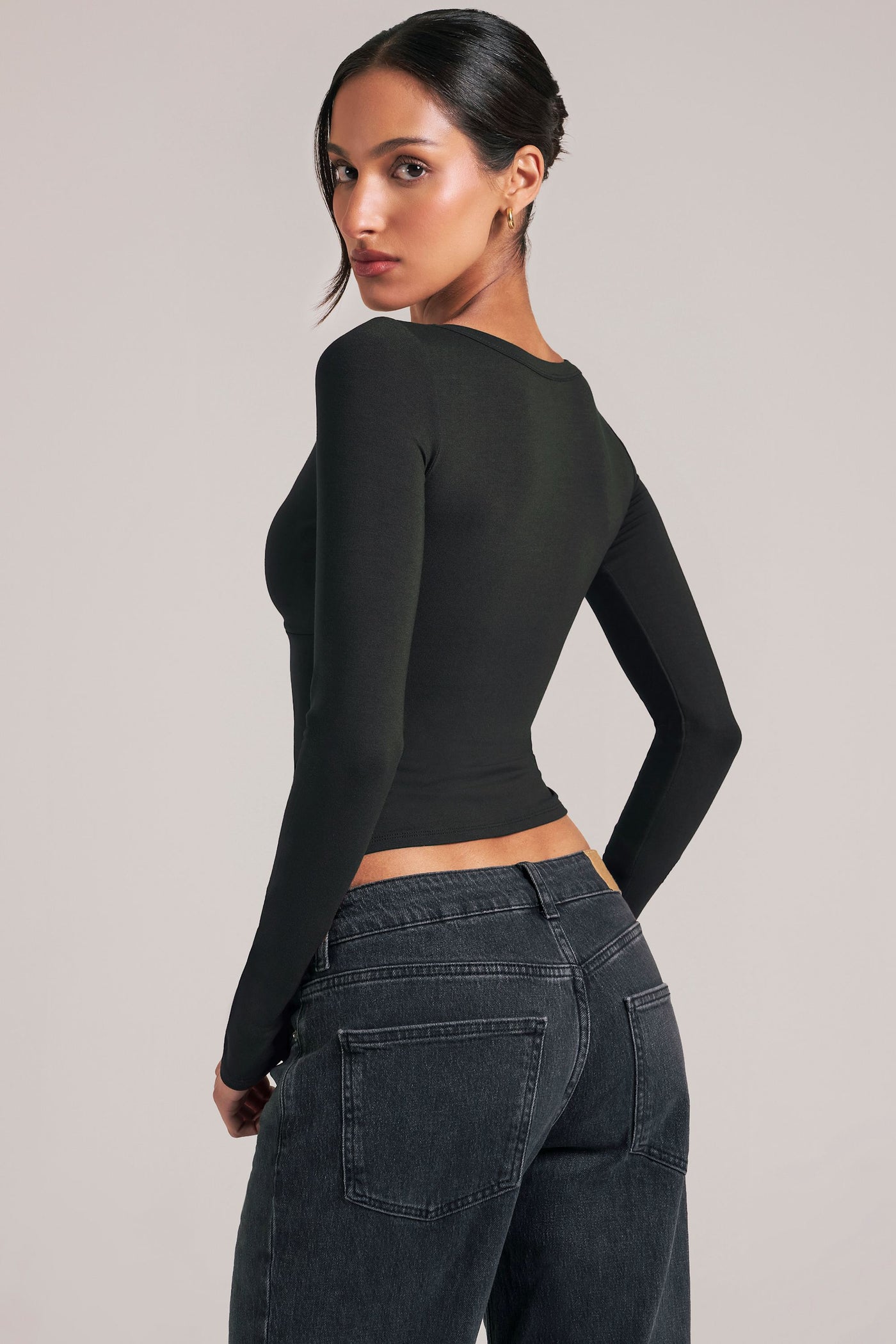 Siyah V Yaka Uzun Kollu Bluz