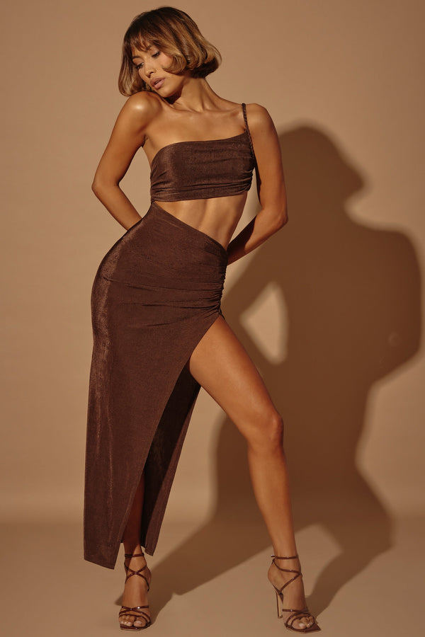 Kahverengi Tek Omuzlu Kesik Uzun Elbise