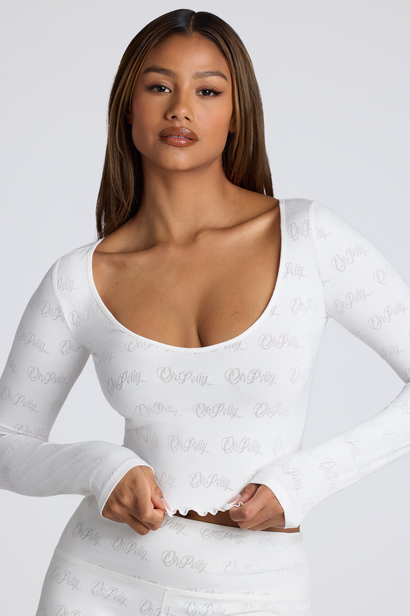 Uzun Kollu, Yuvarlak Yakalı, Beyaz Renkli Pointelle Crop Bluz