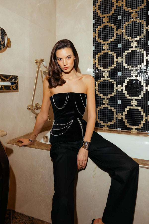 Kadife Süslemeli Ön Düğmeli Üst