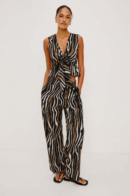 Brendon Pant - Kanyon Çizgili