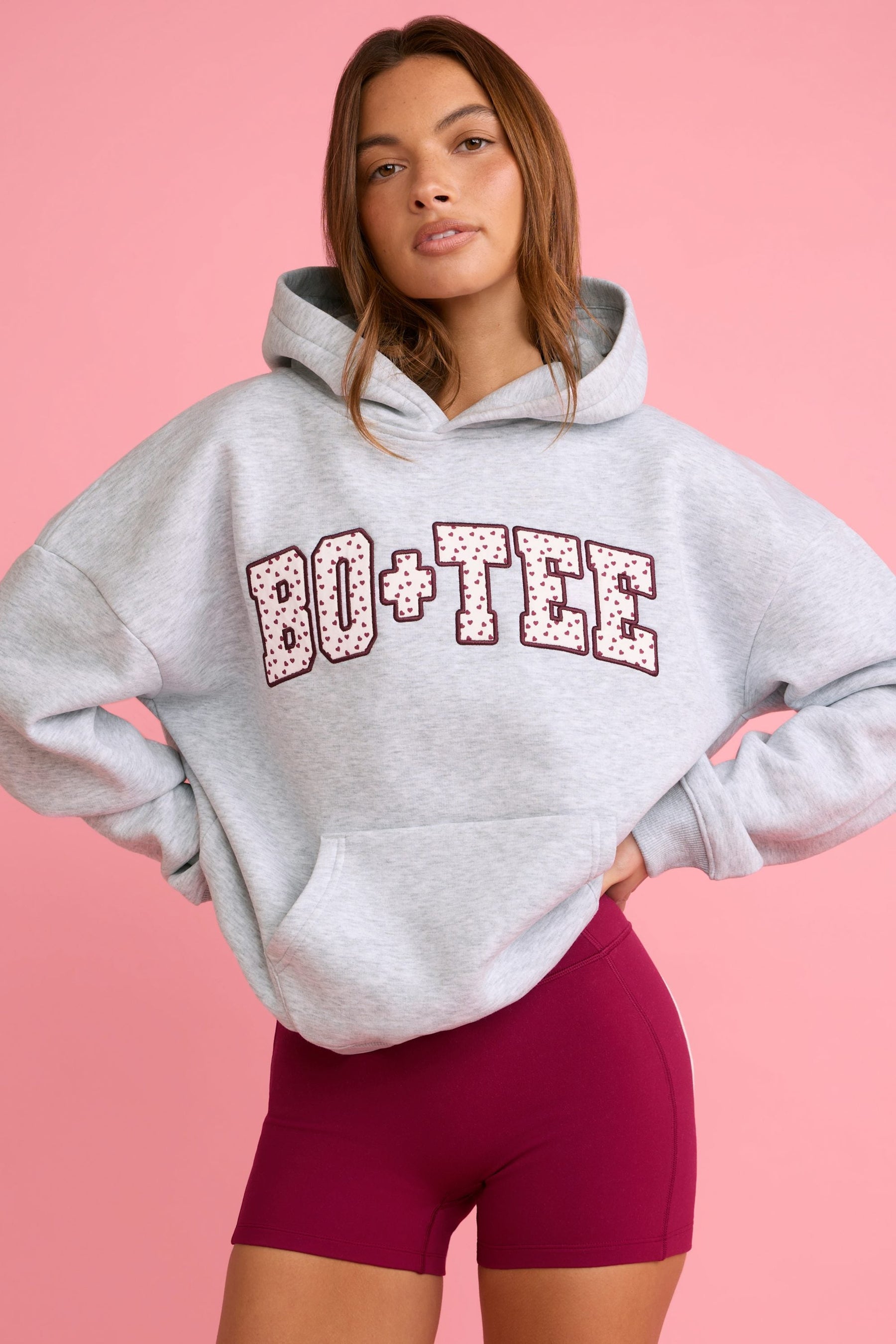 Gri Renkte Büyük Beden Aplike Kapüşonlu Sweatshirt
