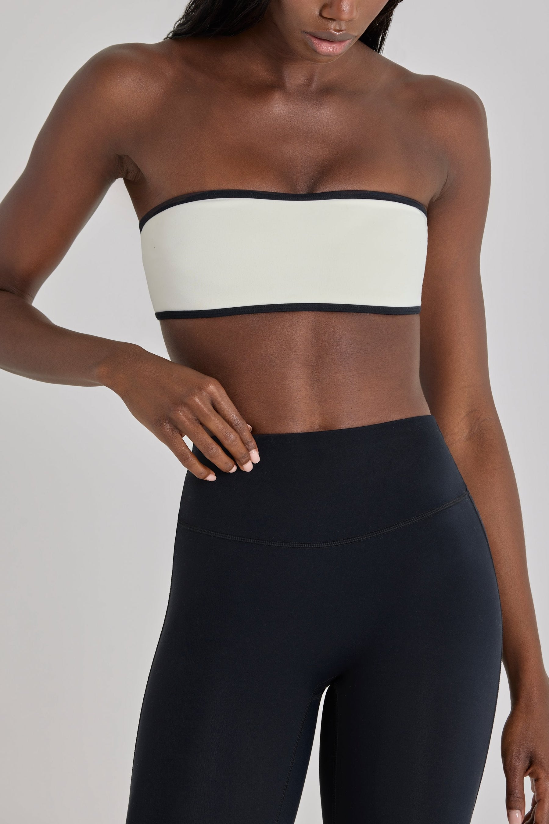 Fildişi Renginde Yumuşak, Aktif Bandeau Spor Sütyeni