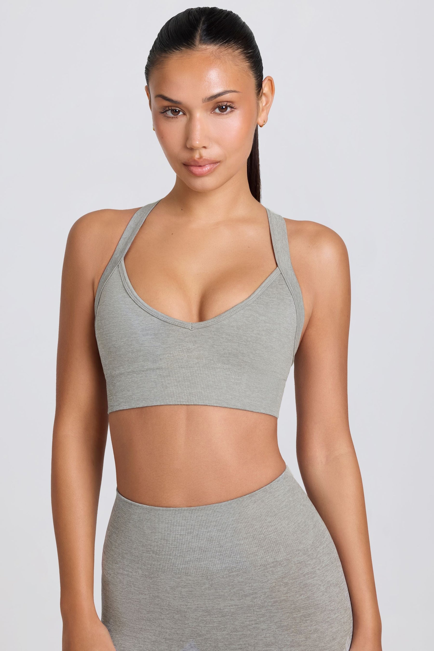 Super Sculpt Dikişsiz Çapraz Sırtlı Spor Sütyeni, Gri Melanj
