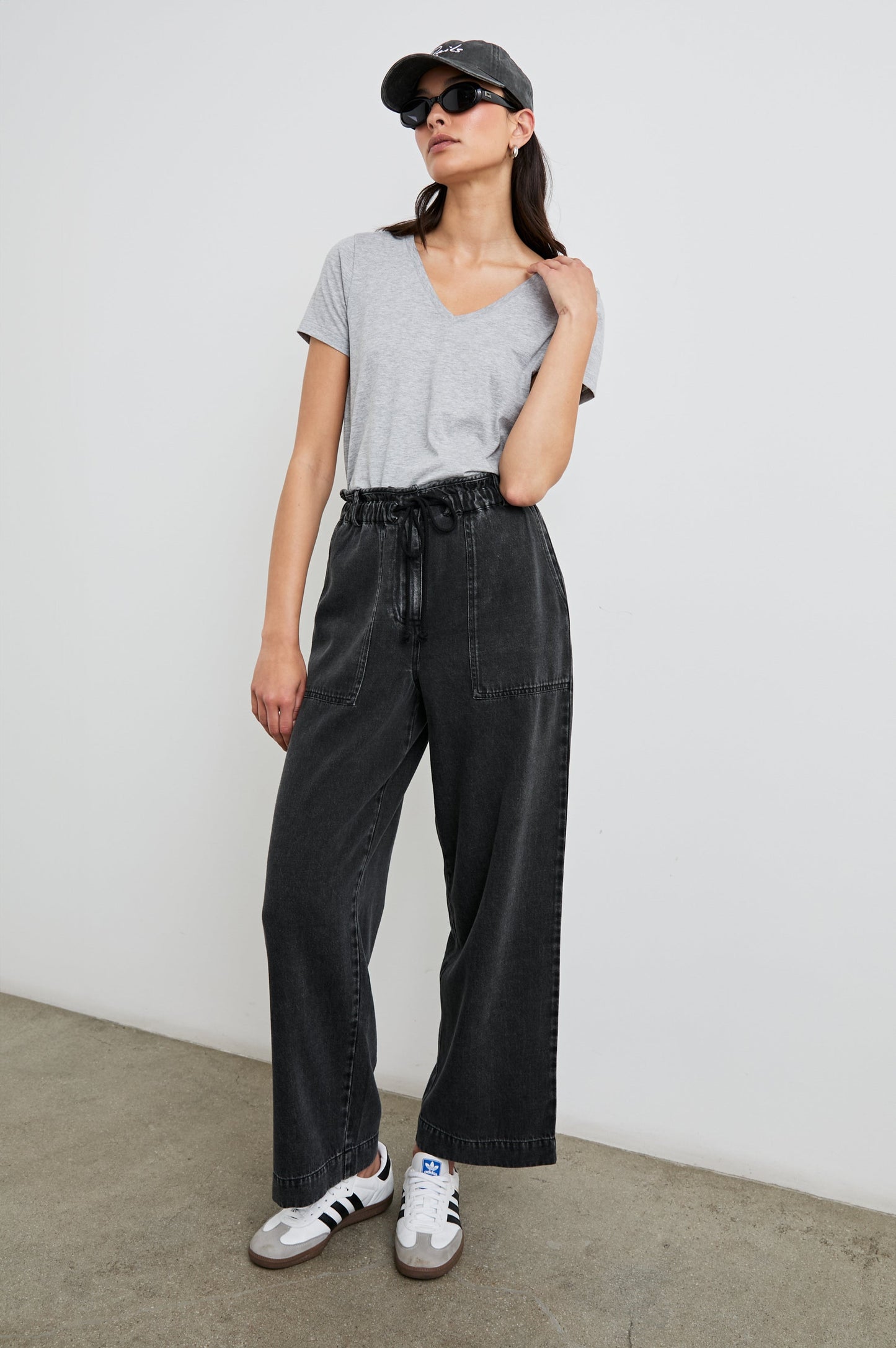 Klasik V Yaka Tişört - Açik Gri