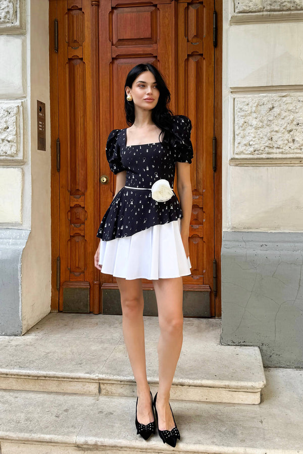 Gül Kemerli Kare Yaka Mini Elbise