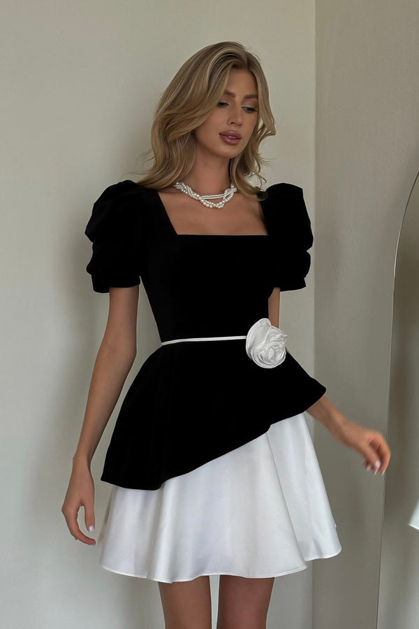 Kare Yaka Kısa Kollu Üst