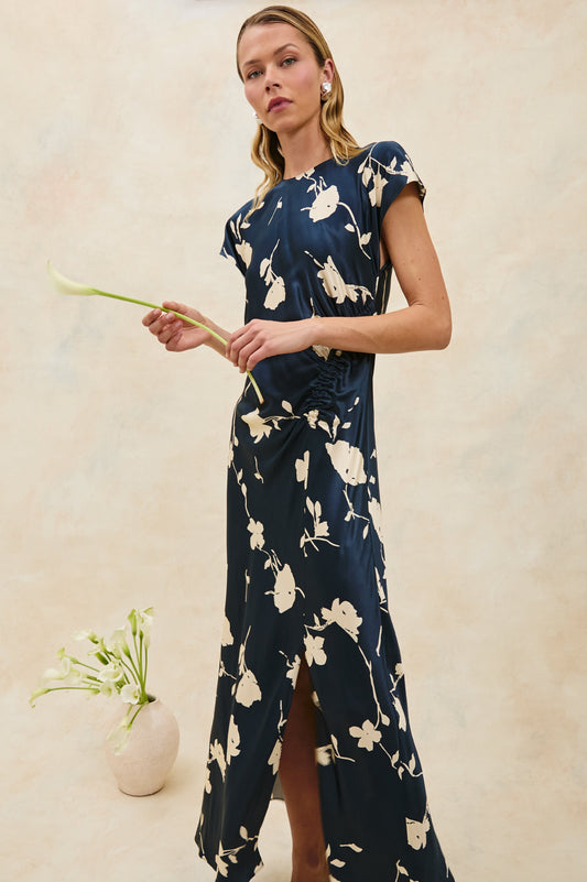 Huzur Elbisesi - Gece Yarisi Gülleri