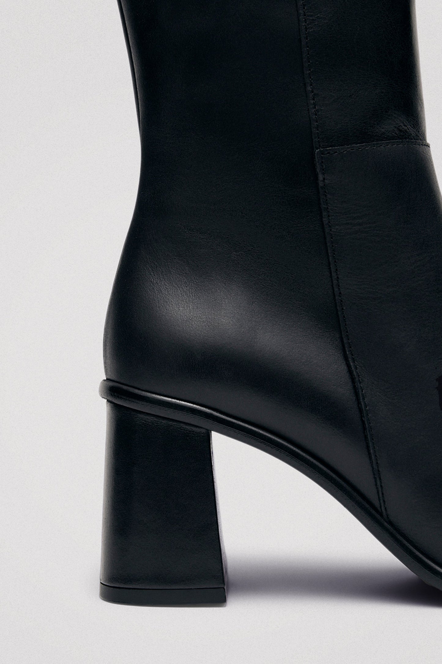 Alohas West Bot - Tamamen Siyah