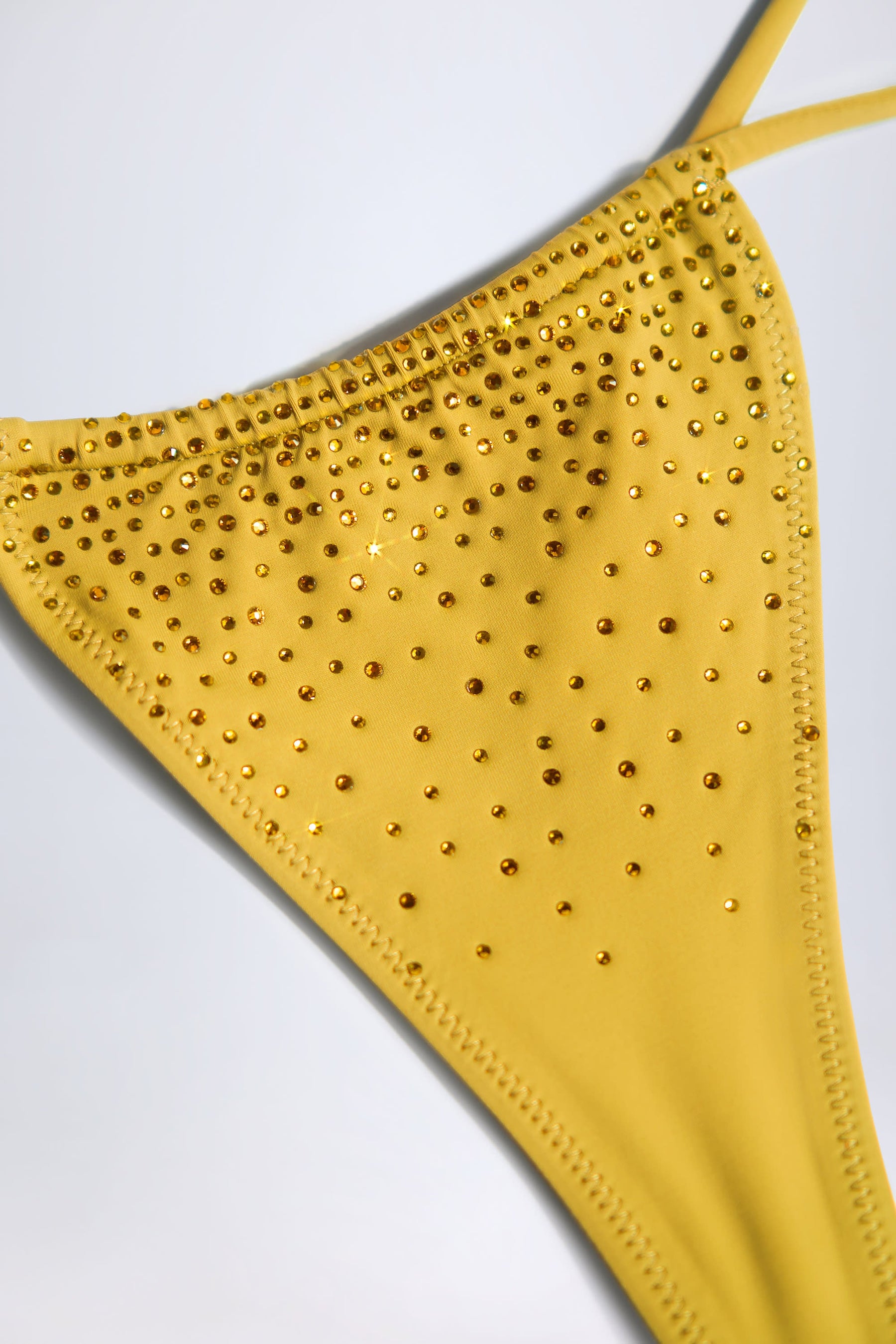 Altın Sarısı Renkte, İşlemeli İpli Tanga Bikini Altı