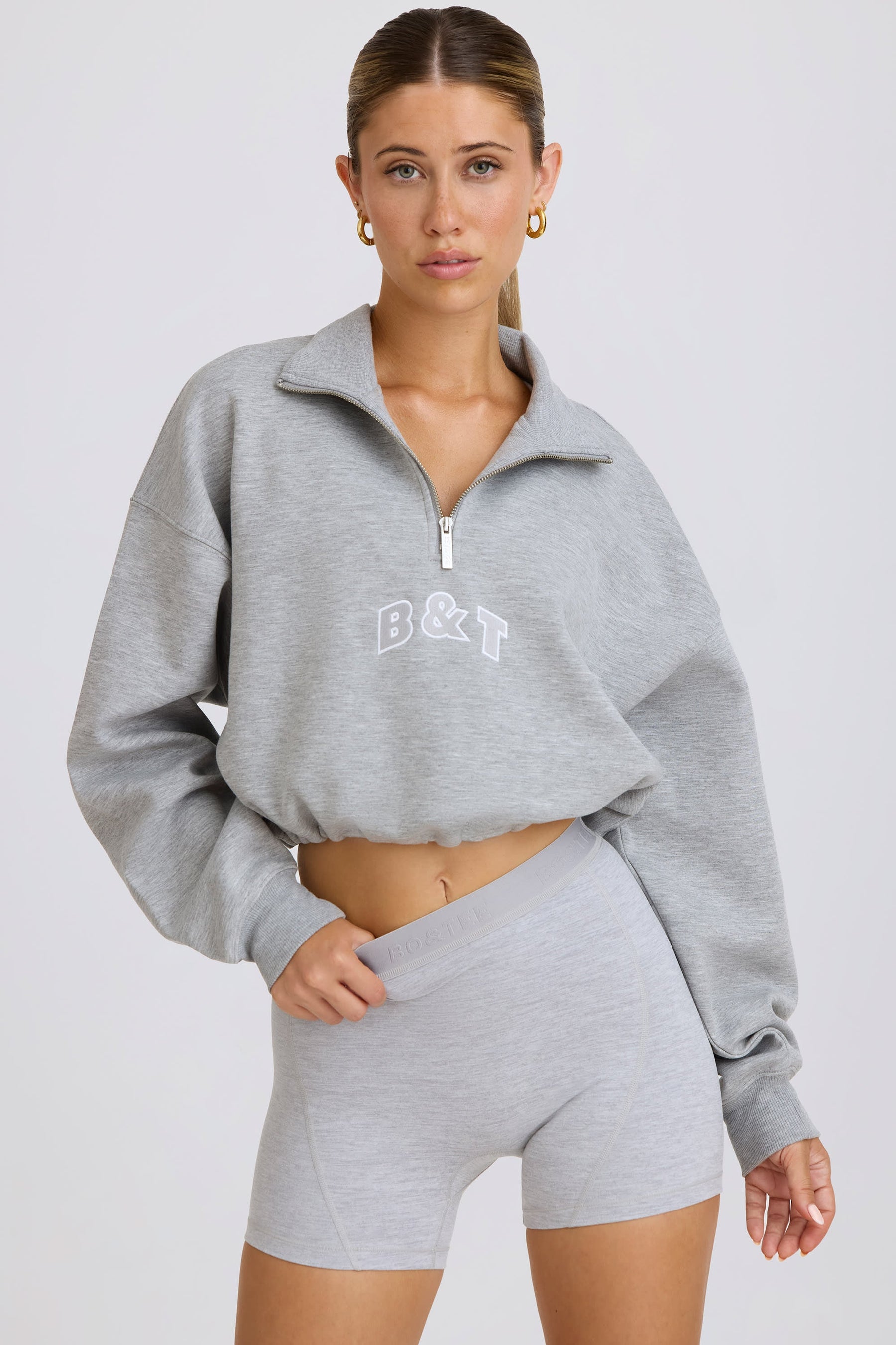 Gri Melanj Renkli, Çeyrek Fermuarlı, Kısa Kesimli Sweatshirt.