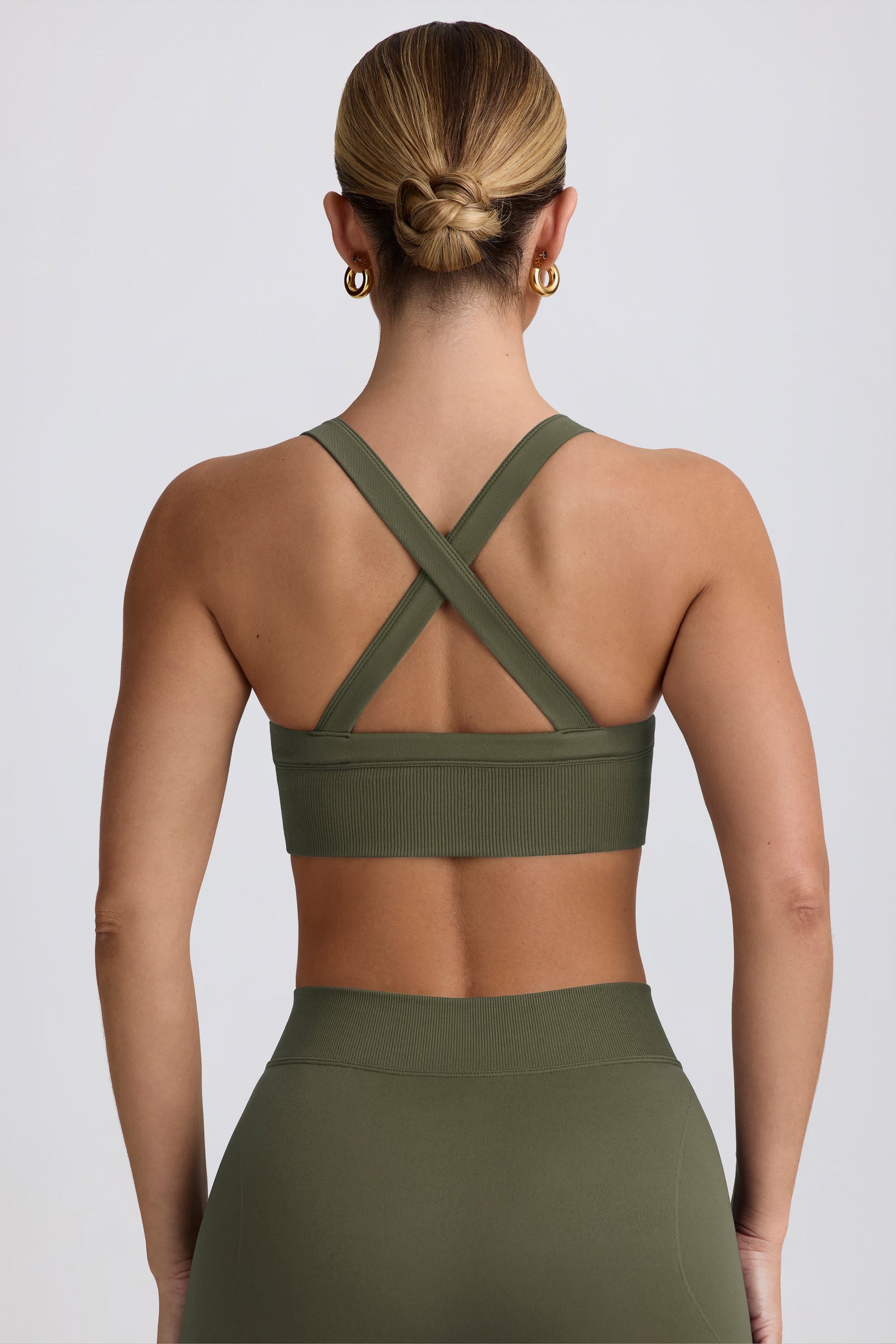 Super Sculpt Dikişsiz Çapraz Sırtlı Spor Sütyeni, Açık Yeşil