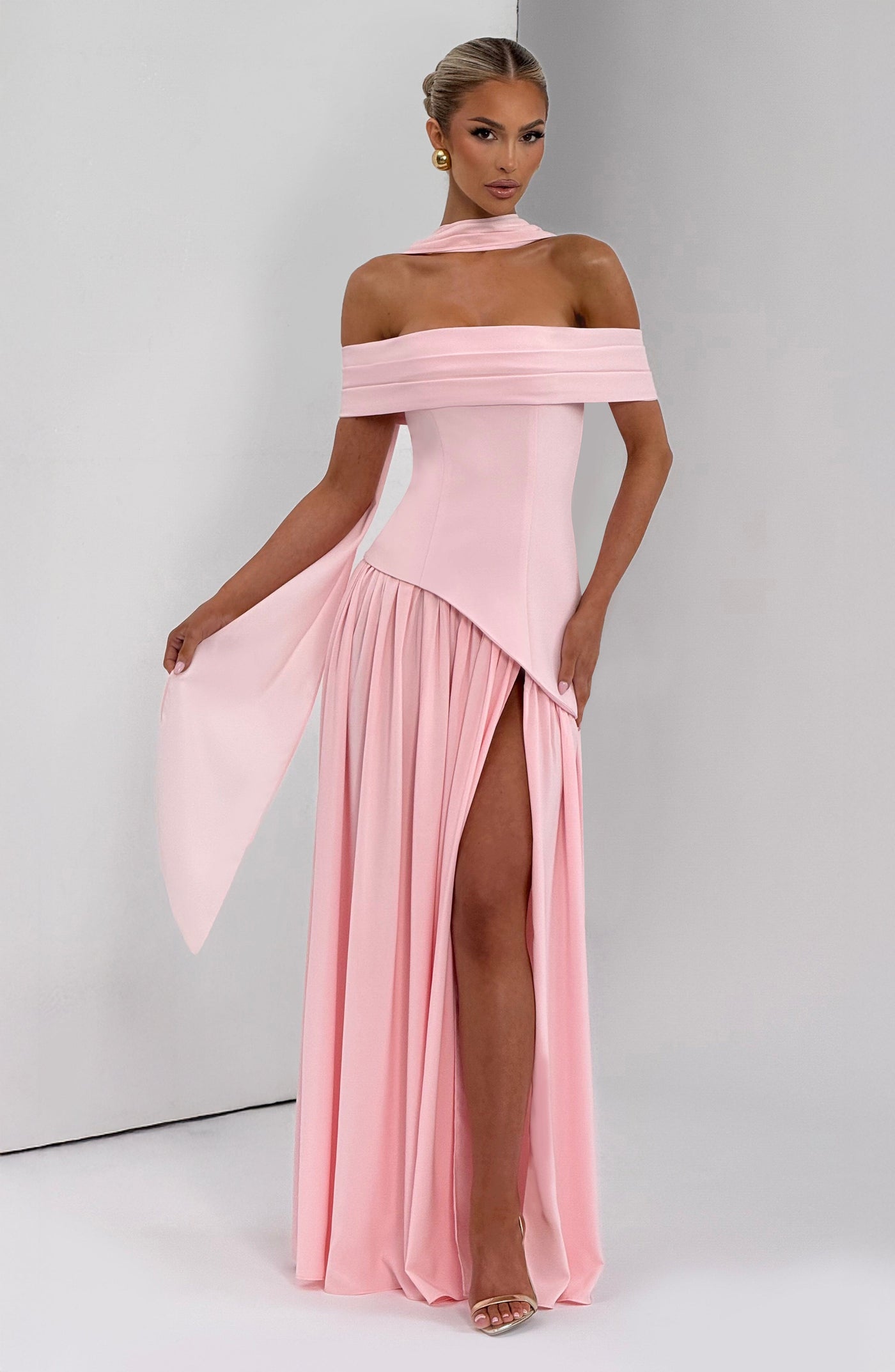 Delilah Maxi Elbise - Pudra Pembesi