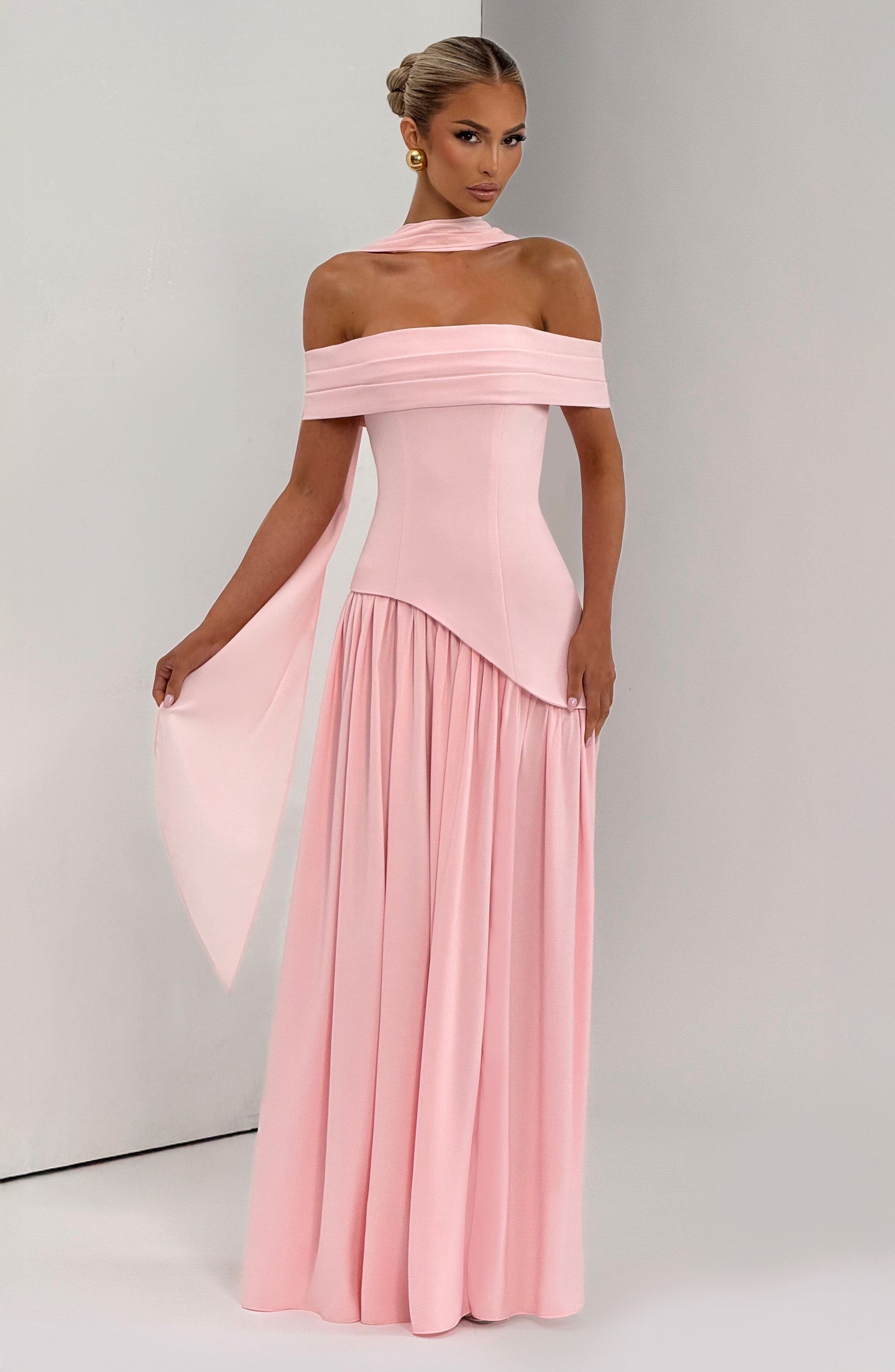 Delilah Maxi Elbise - Pudra Pembesi