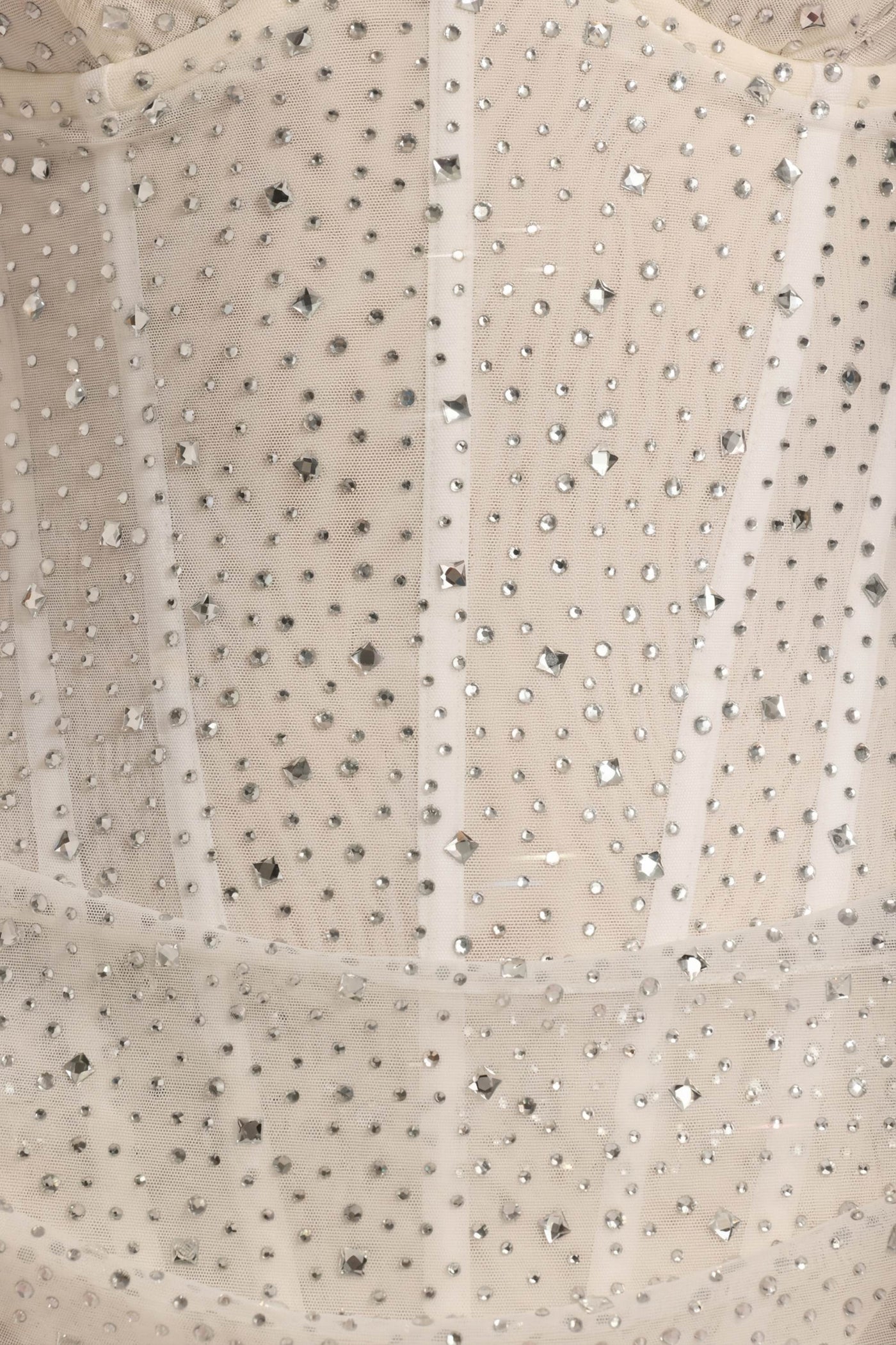 Yarı Şeffaf, İşlemeli, Dökümlü Korse Detaylı Beyaz Mini Elbise