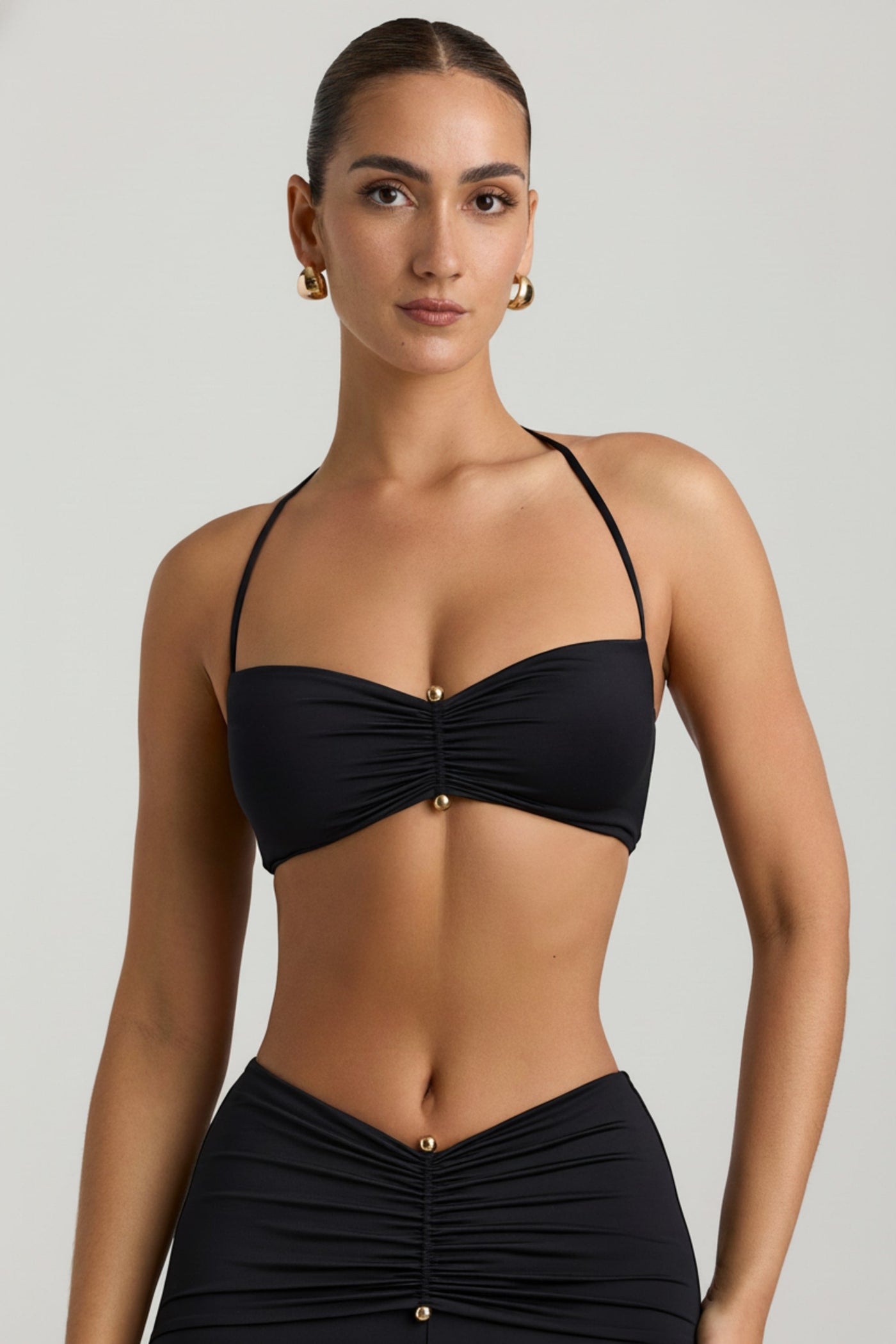 Siyah Renkli, İnce Kumaşlı, Metal Detaylı Askılı Bralet