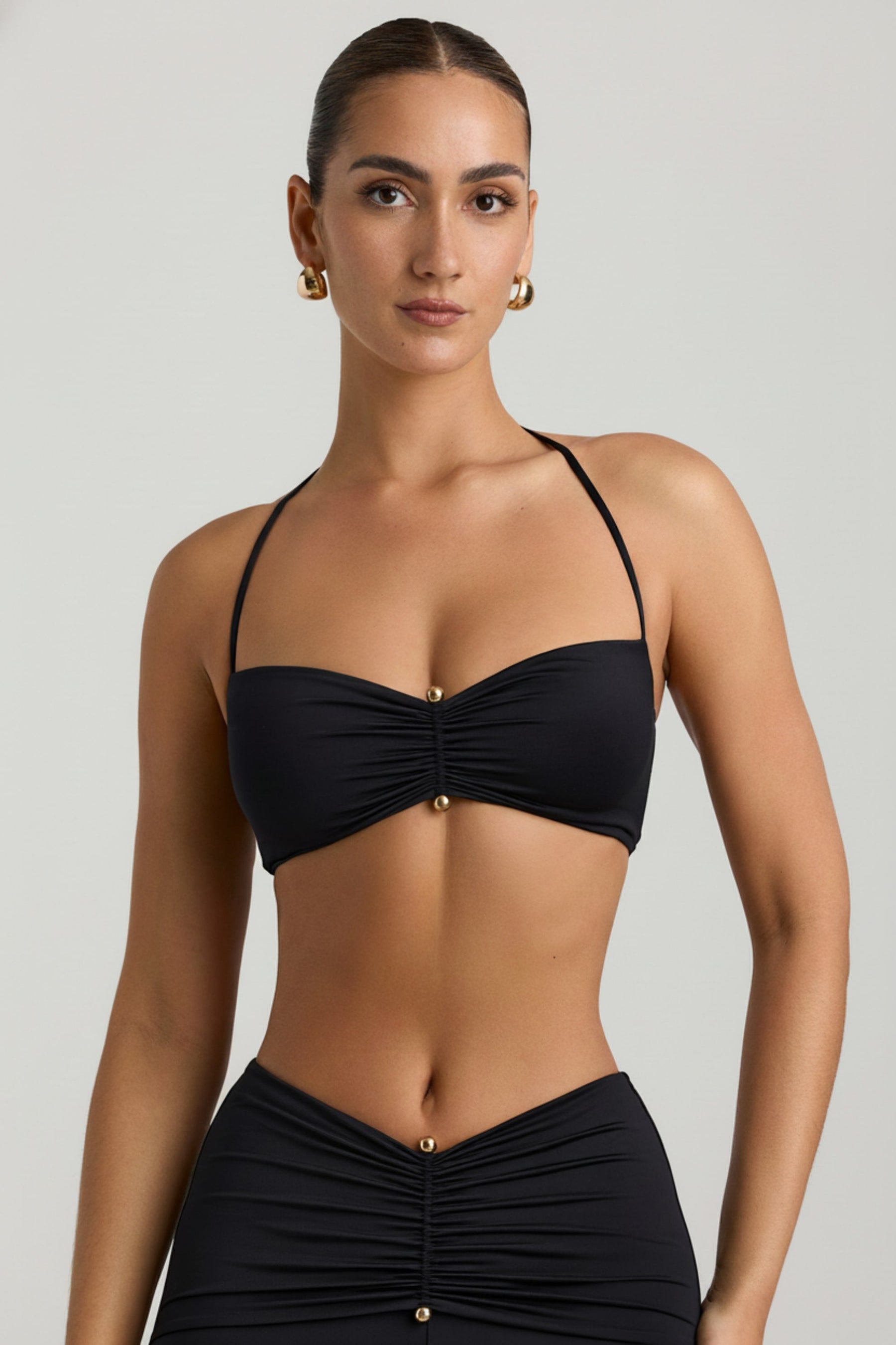 Siyah Renkli, İnce Kumaşlı, Metal Detaylı Askılı Bralet