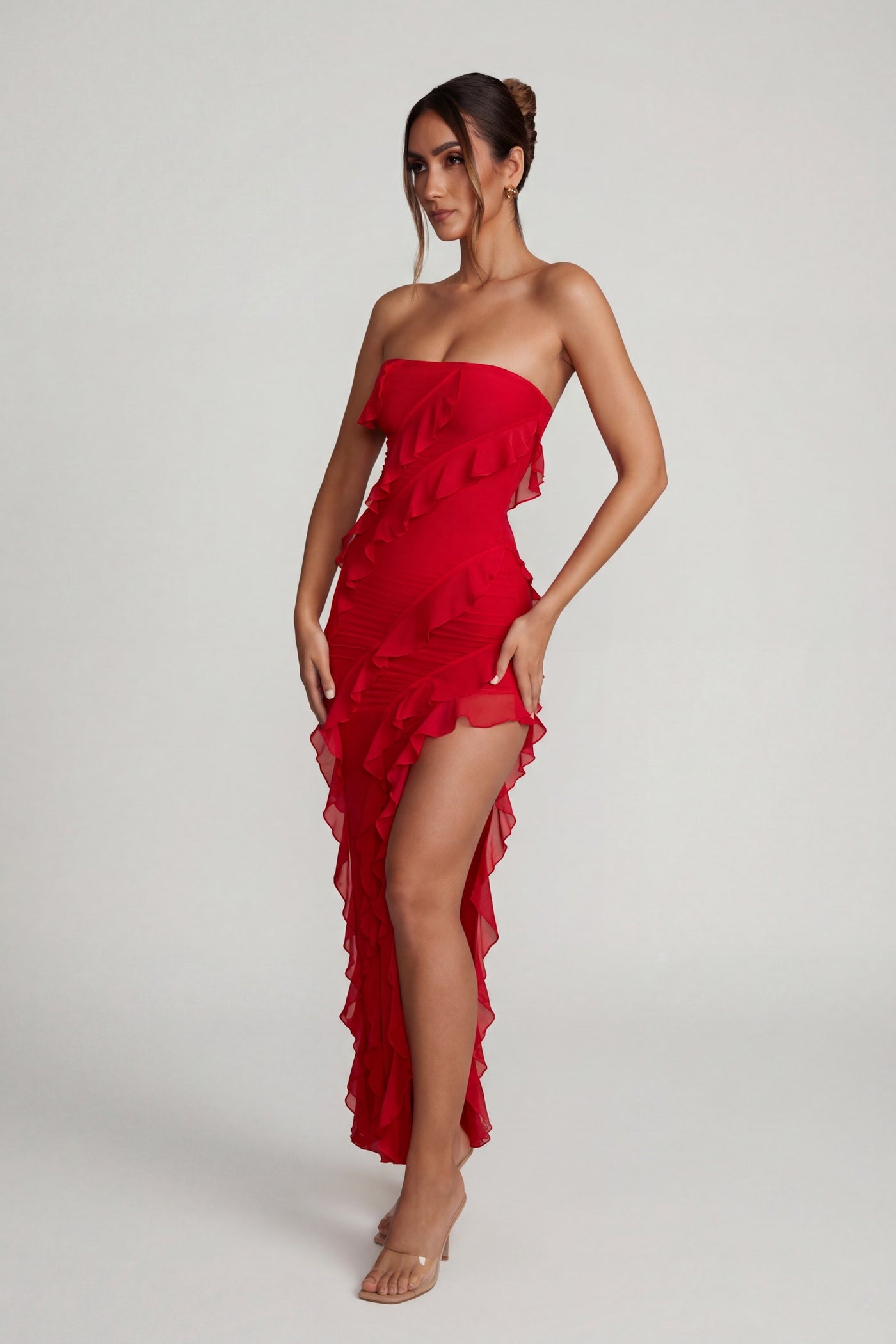 Kırmızı Renkte Bandeau Fırfır Detaylı Maksi Elbise