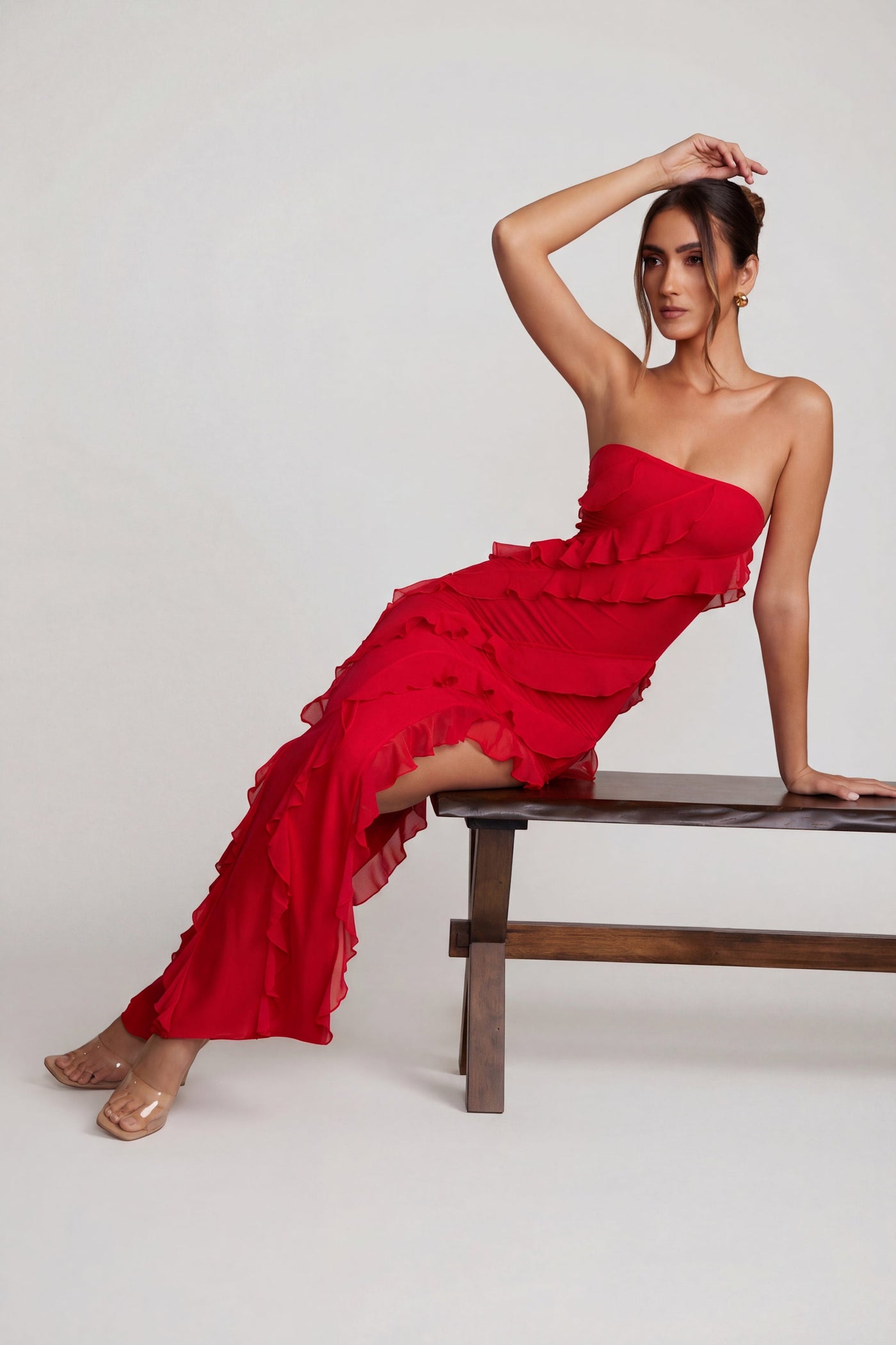 Kırmızı Renkte Bandeau Fırfır Detaylı Maksi Elbise