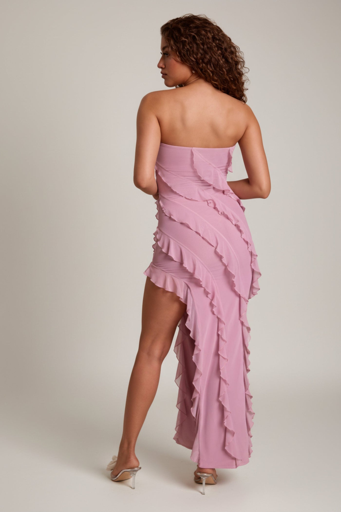 Toz Pembe Renkte, Fırfır Detaylı Bandeau Maxi Elbise