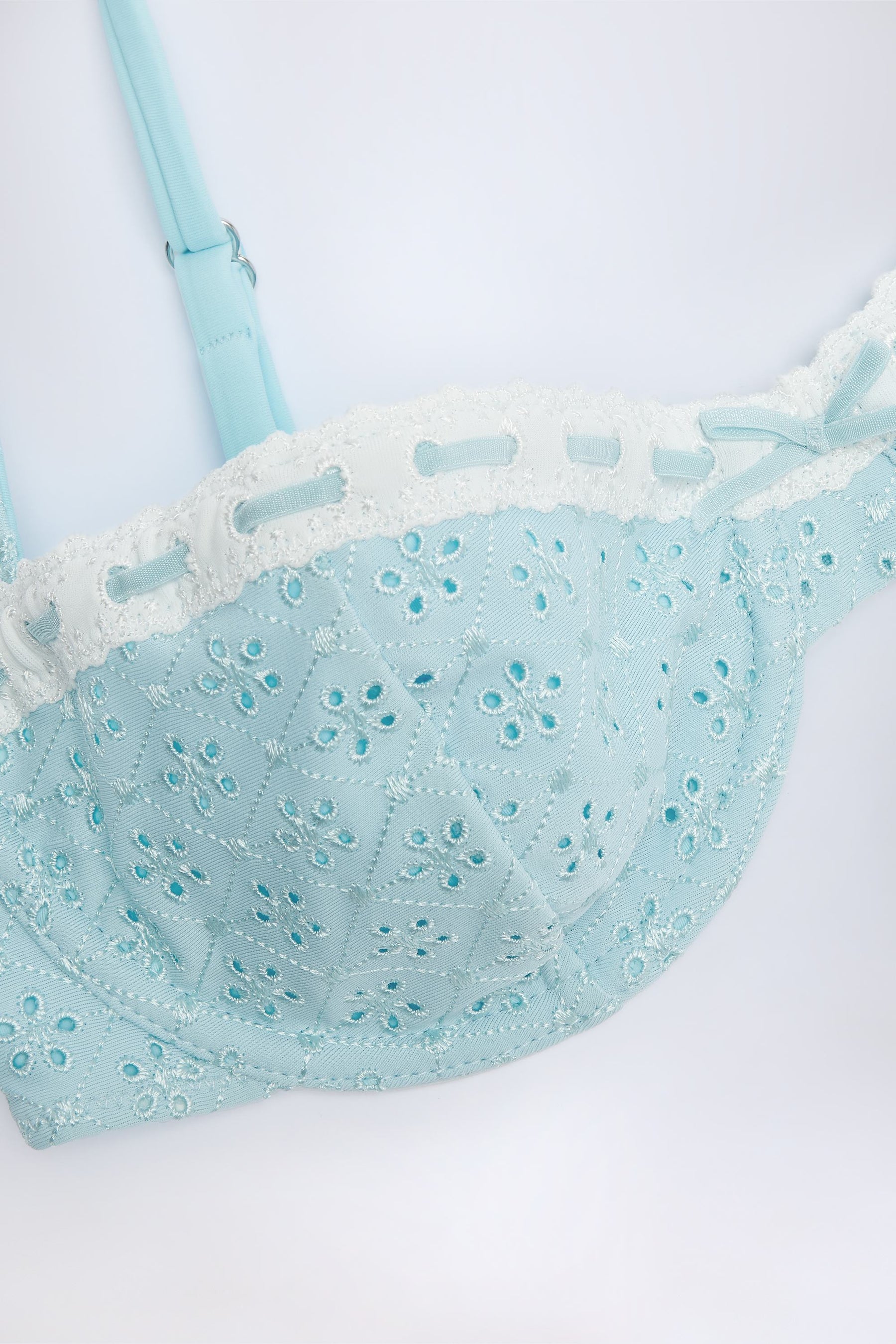Broderie Anglaise Destekli Balconette Bikini Üstü, Pudra Mavisi