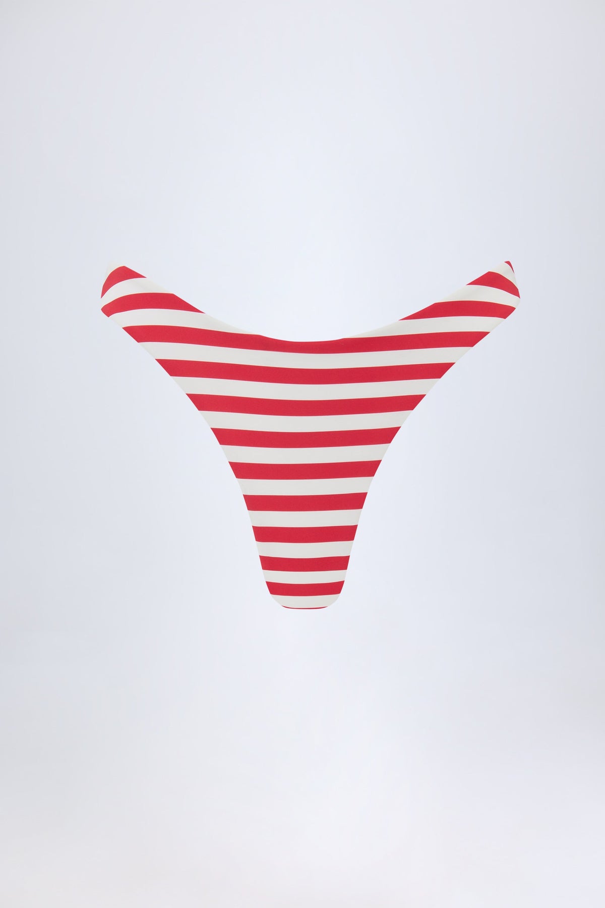Kiraz Kırmızısı Rengiyle Şık Bikini Altı