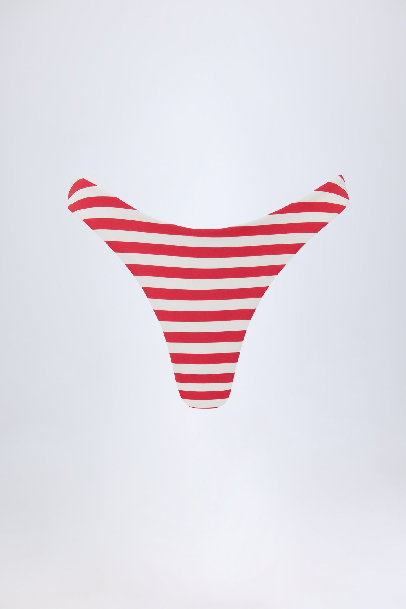 Kiraz Kırmızısı Rengiyle Şık Bikini Altı