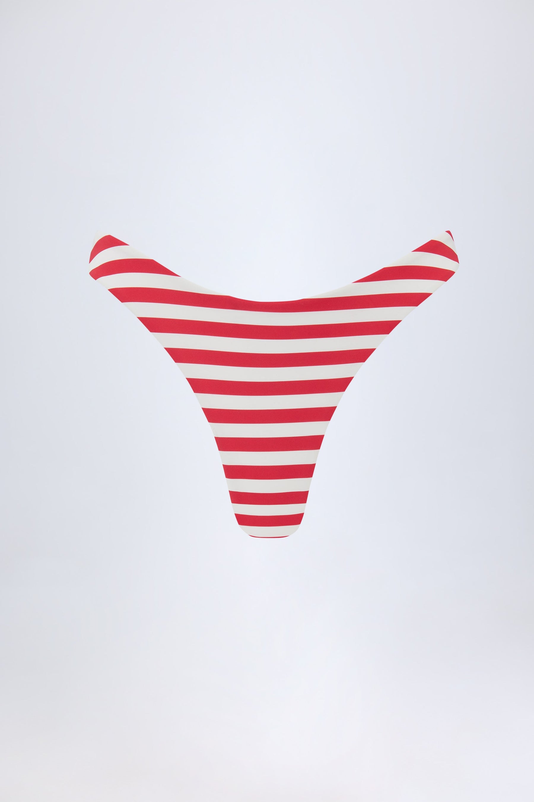 Kiraz Kırmızısı Rengiyle Şık Bikini Altı