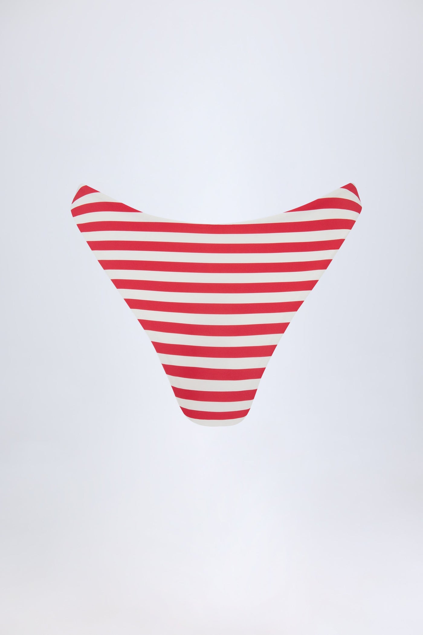 Kiraz Kırmızısı Rengiyle Şık Bikini Altı