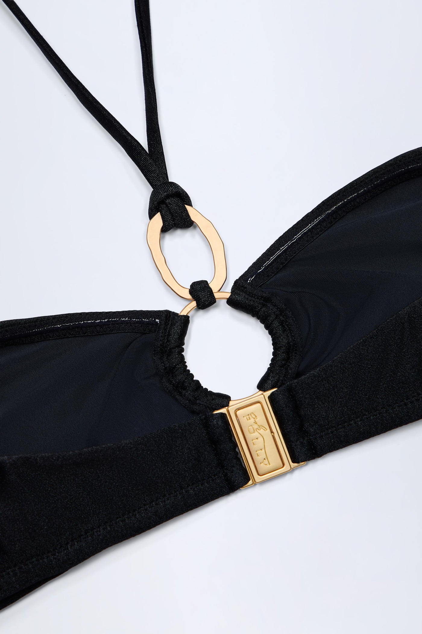 Siyah Renkli, Metal Detaylı, Büzgülü Askılı Bikini Üstü