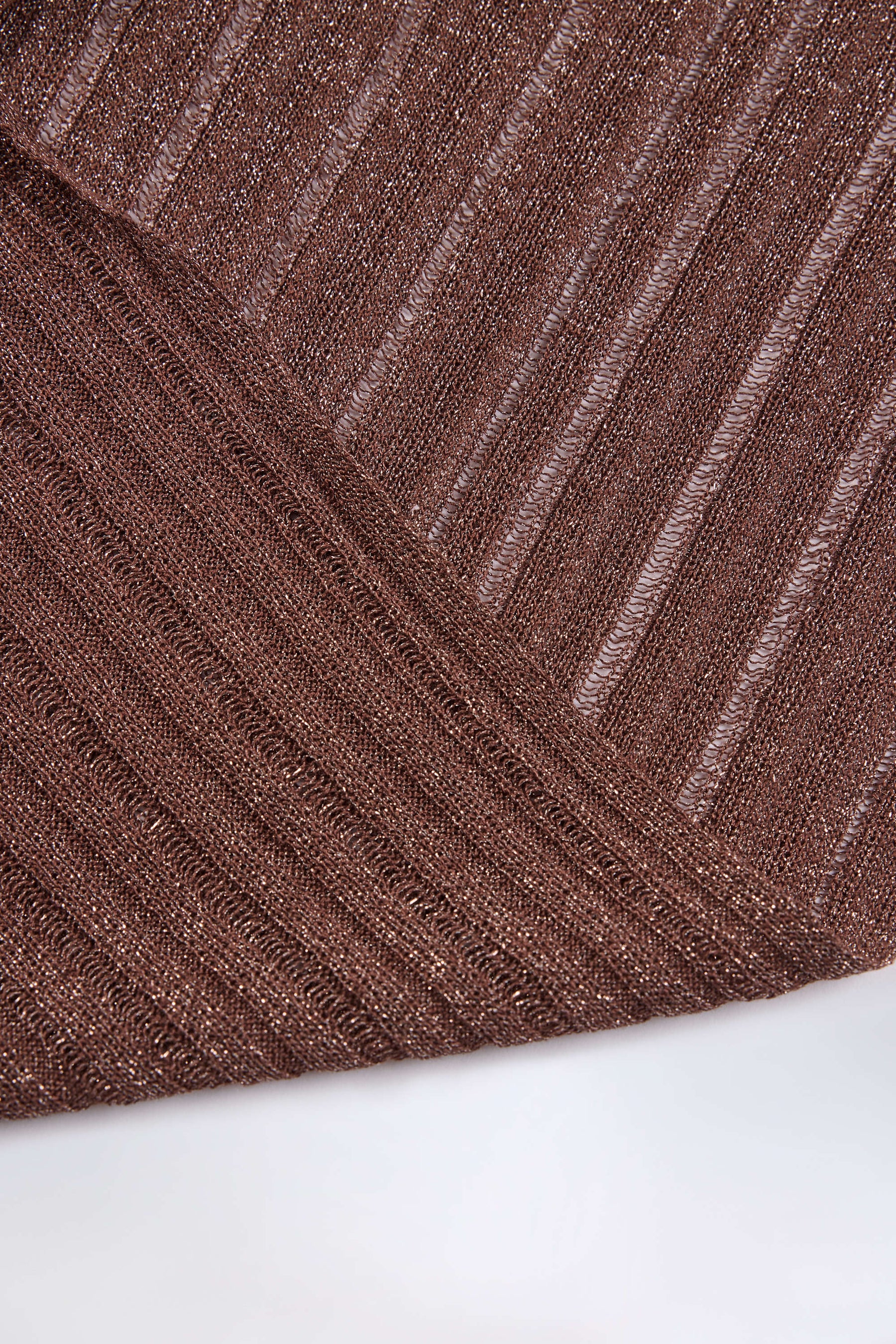 Bronz Renkte Dekolteli Askılı Crop Bluz
