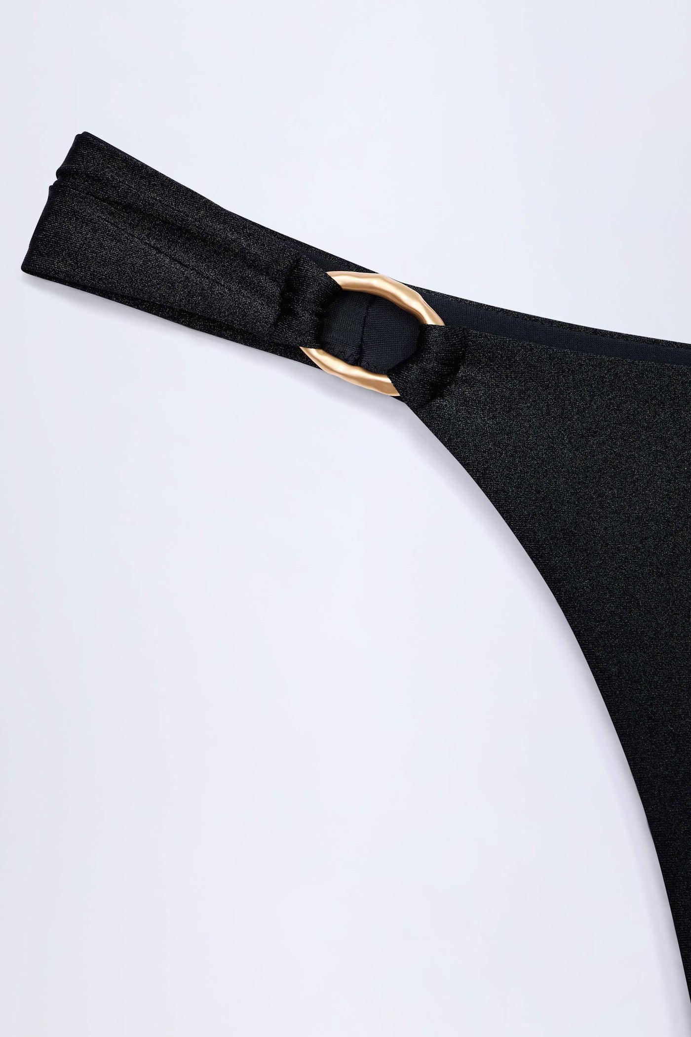 Siyah Renkli, Metal Detaylı Tanga Bikini Altı