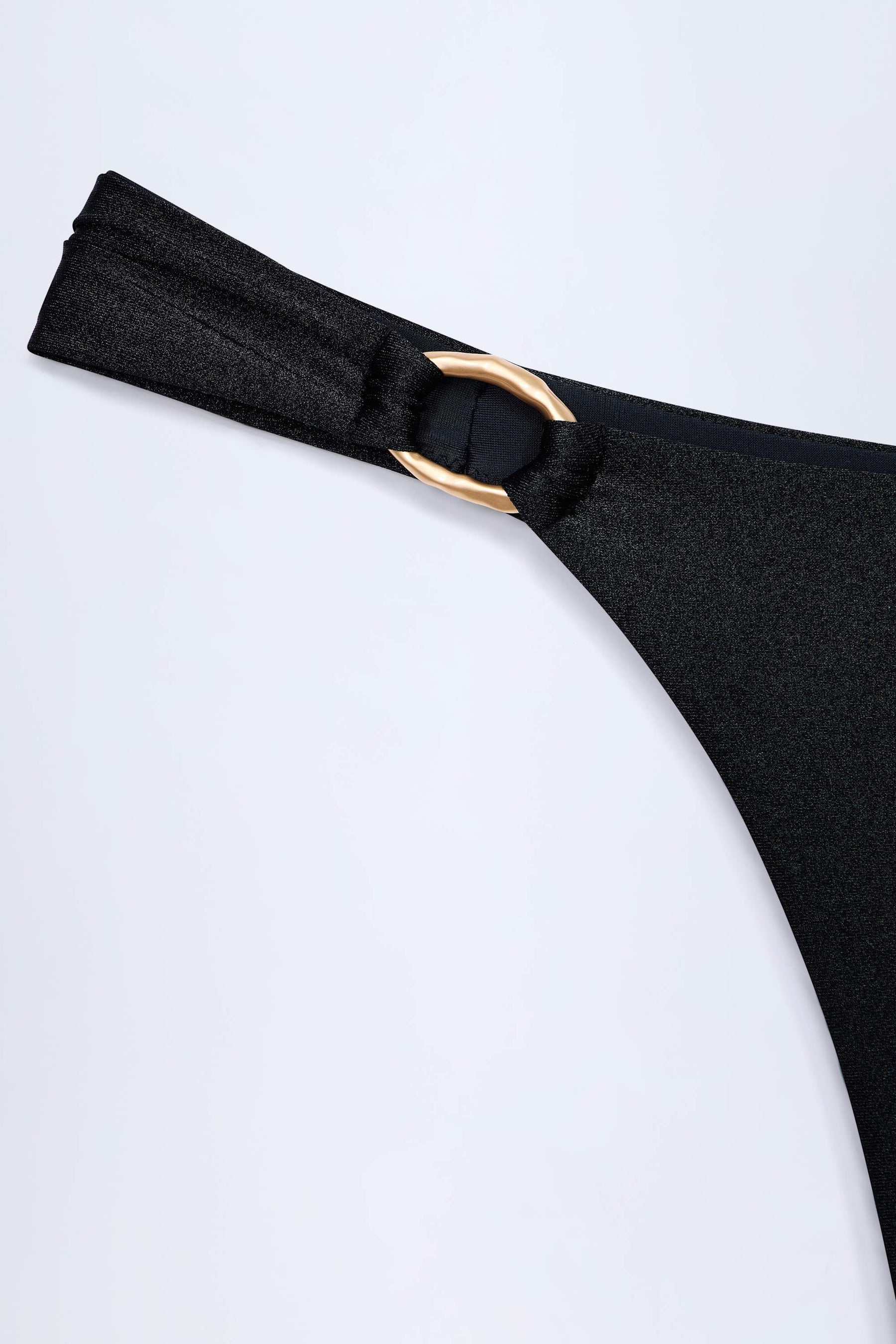 Siyah Renkli, Metal Detaylı Tanga Bikini Altı