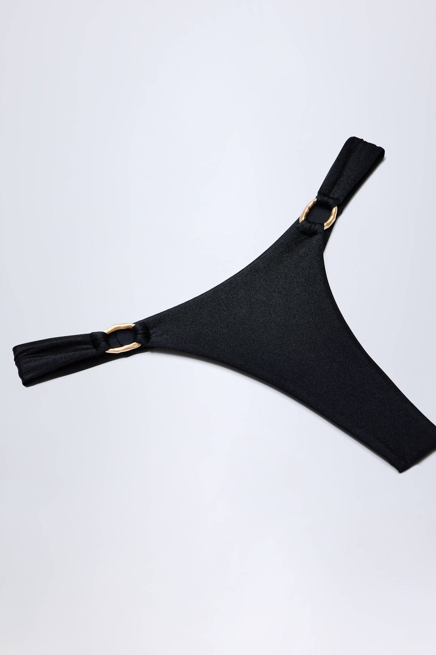 Siyah Renkli, Metal Detaylı Tanga Bikini Altı