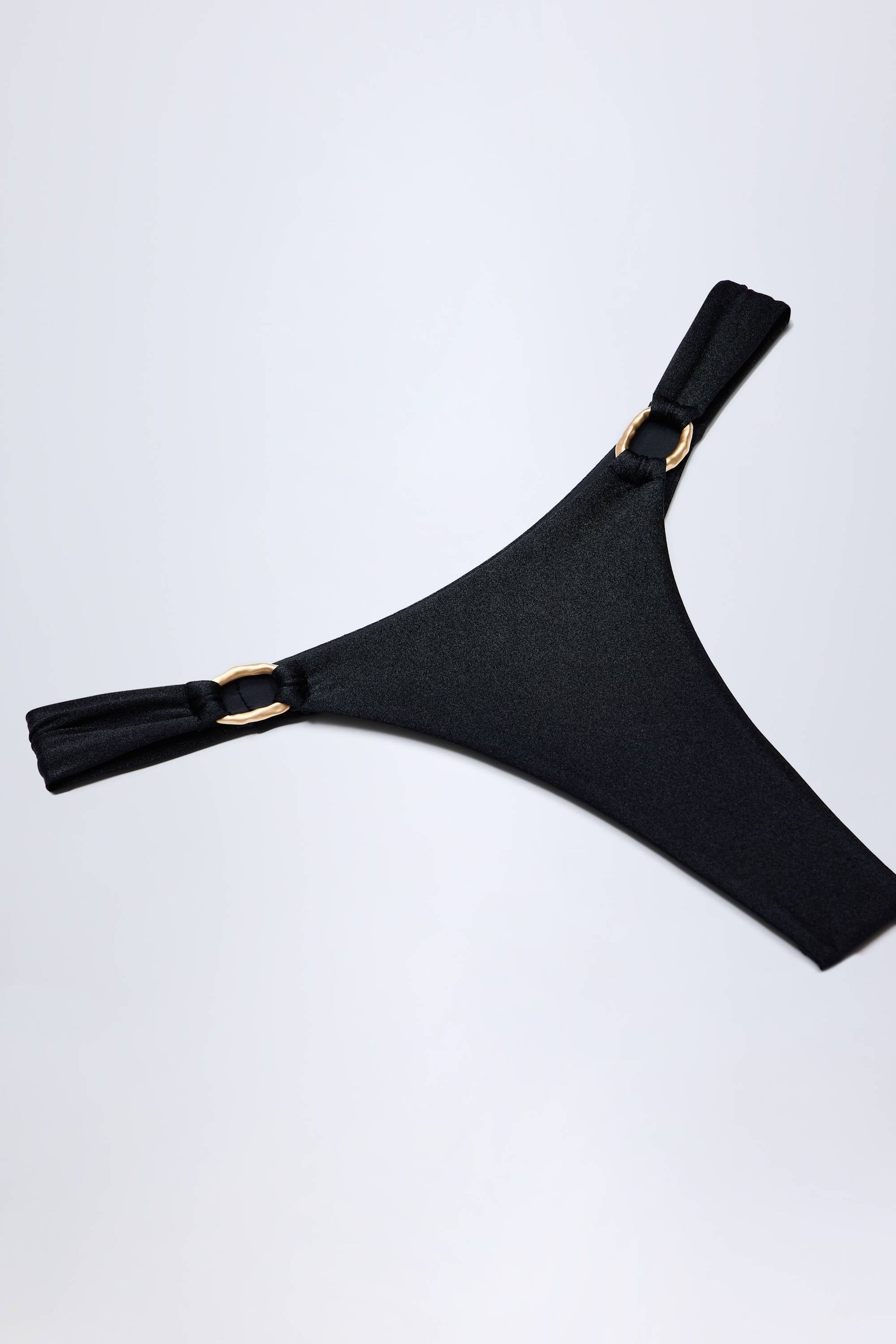 Siyah Renkli, Metal Detaylı Tanga Bikini Altı