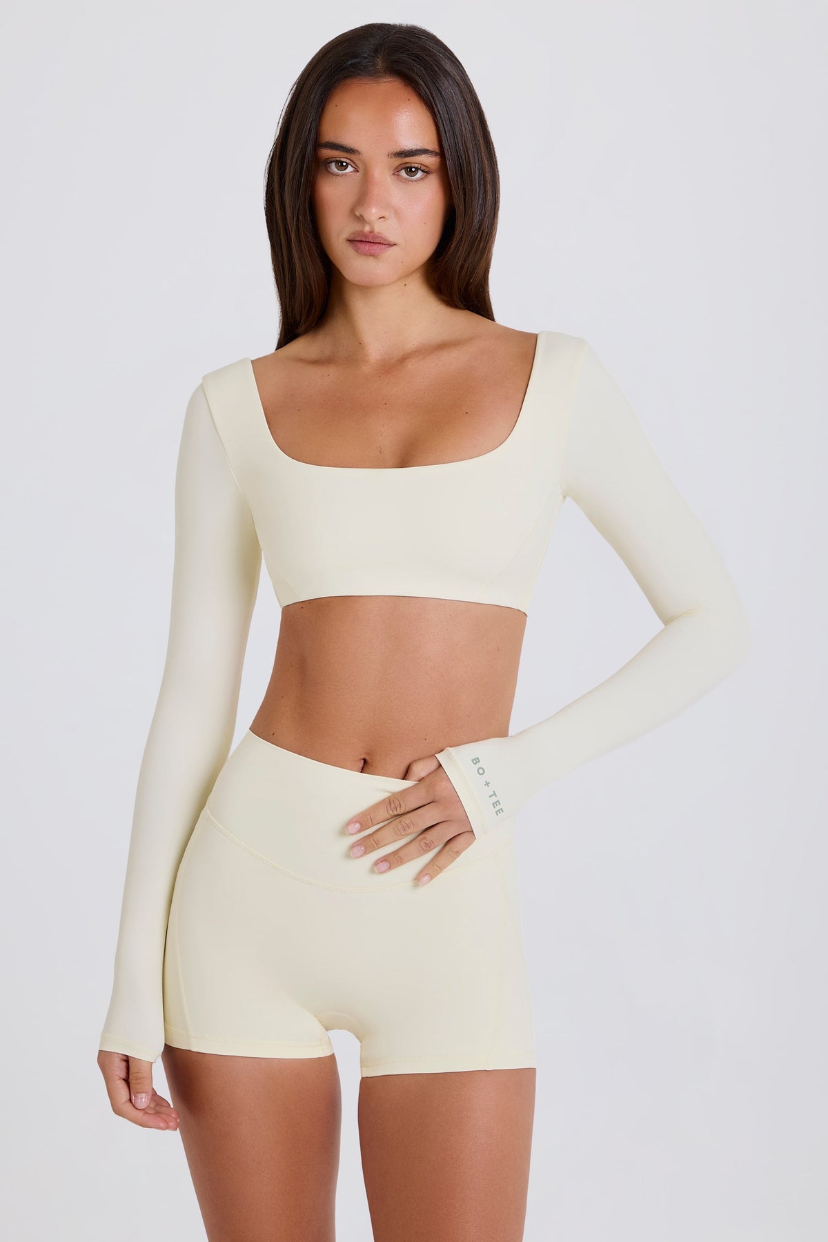 Dört Yöne Esnek, Çok Amaçlı Uzun Kollu, Krem Rengi Crop Top