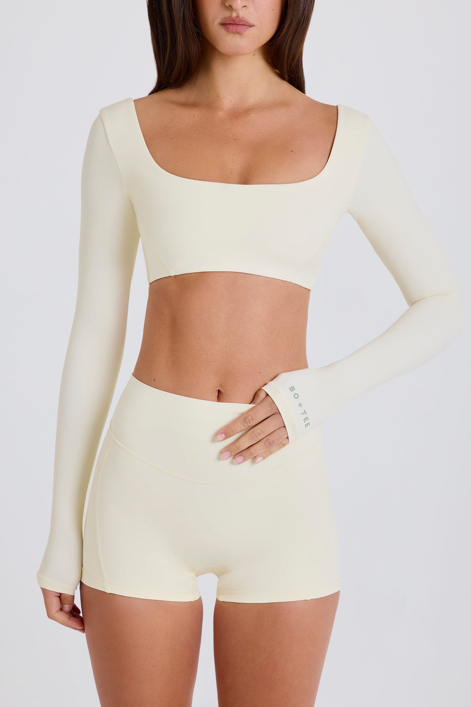 Dört Yöne Esnek, Çok Amaçlı Uzun Kollu, Krem Rengi Crop Top