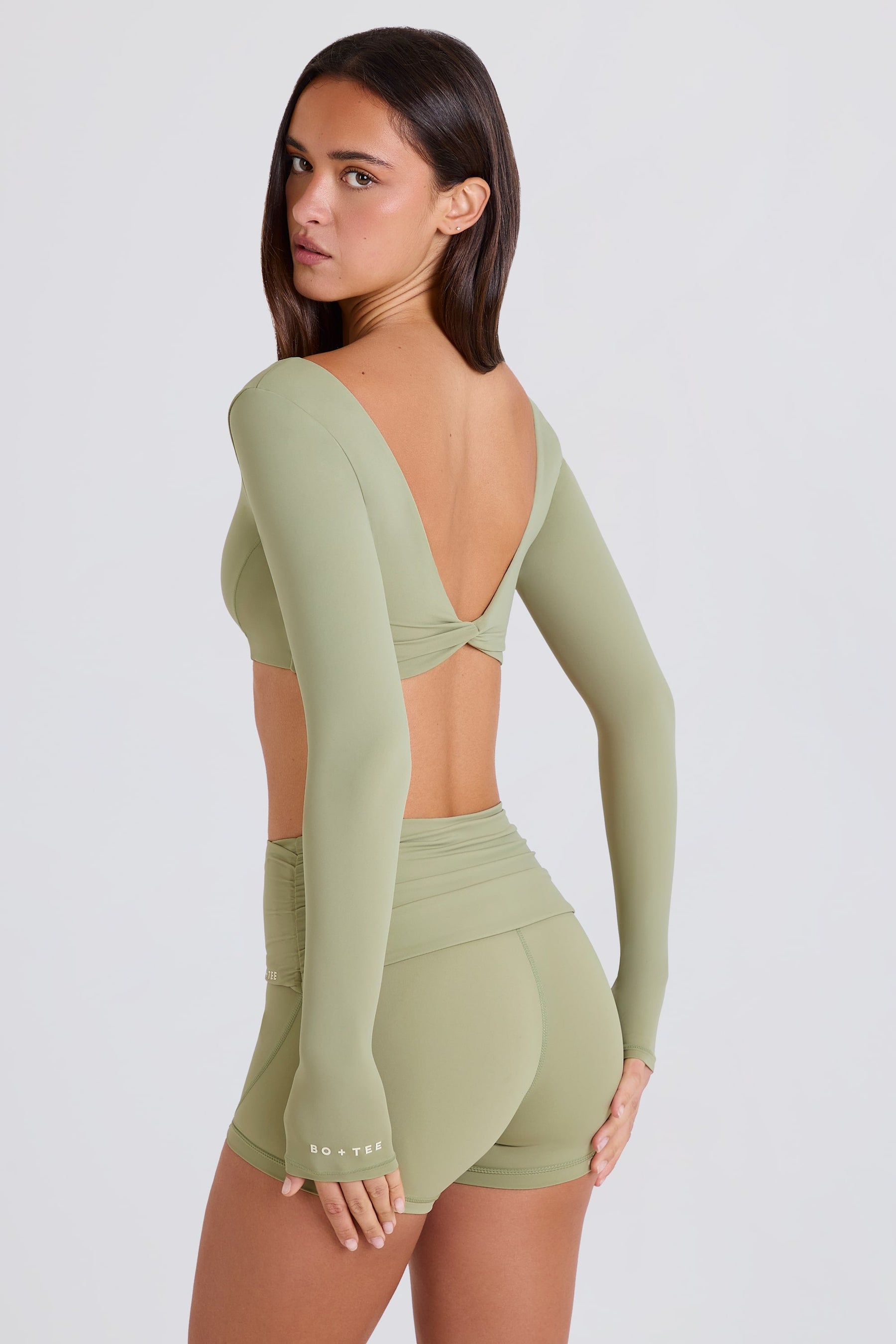 Matcha Renginde, Dört Yöne Esneyen, Çok Yönlü Uzun Kollu Crop Top.