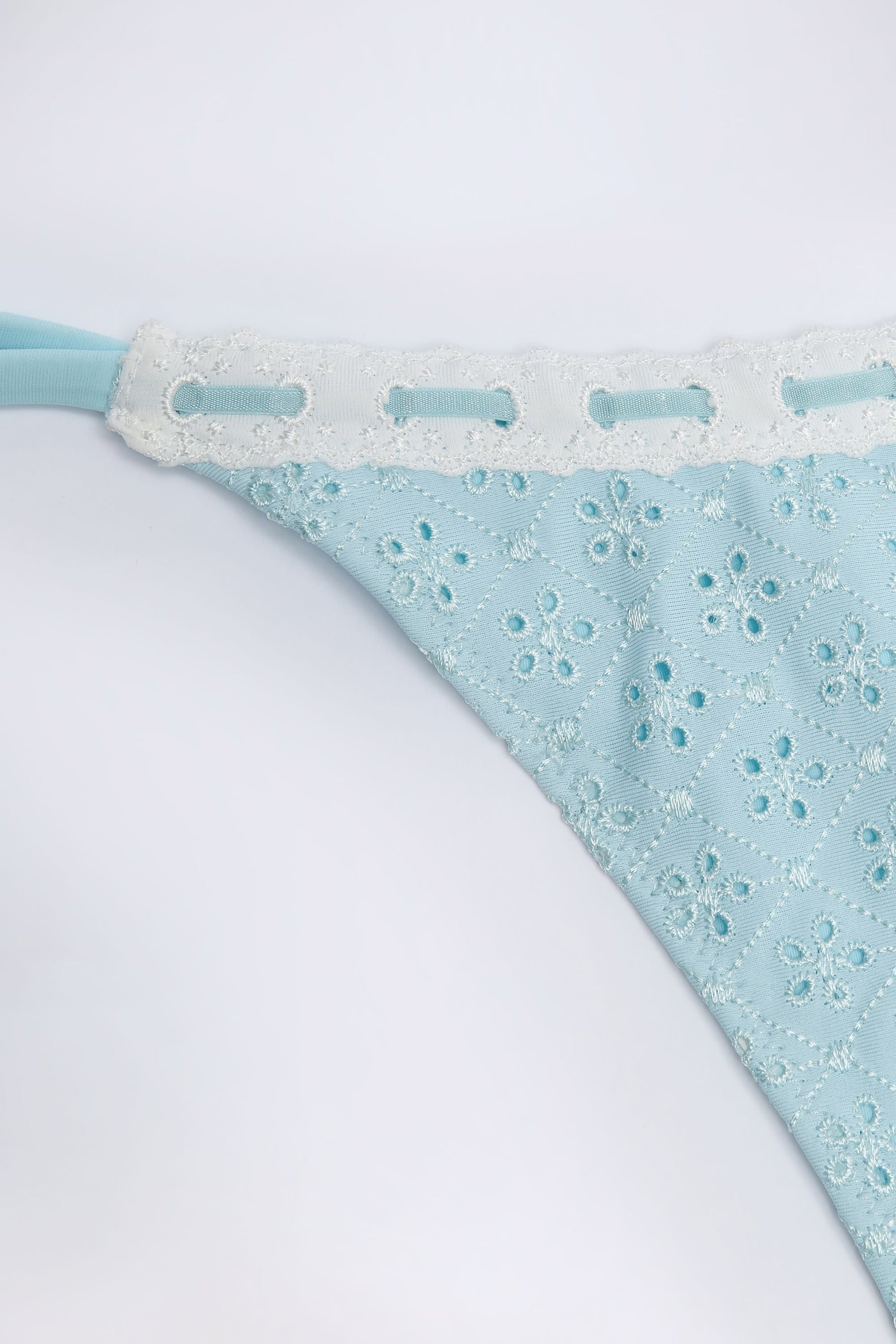 Pudra Mavisi Renkli, Yandan Bağlamalı Broderie Anglaise Tanga Bikini Altı