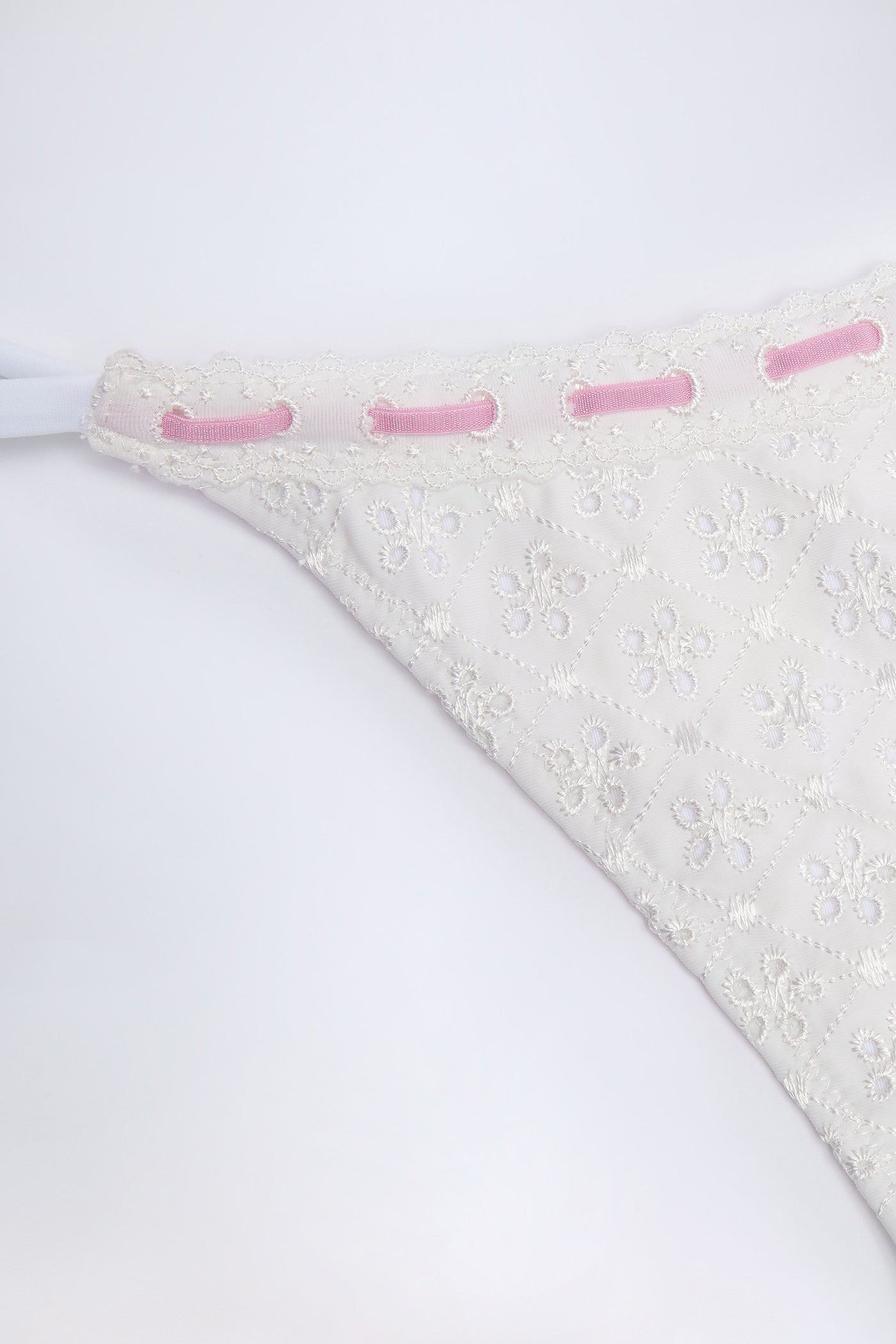 Beyaz Broderie Anglaise Yandan Bağlamalı Tanga Bikini Altı