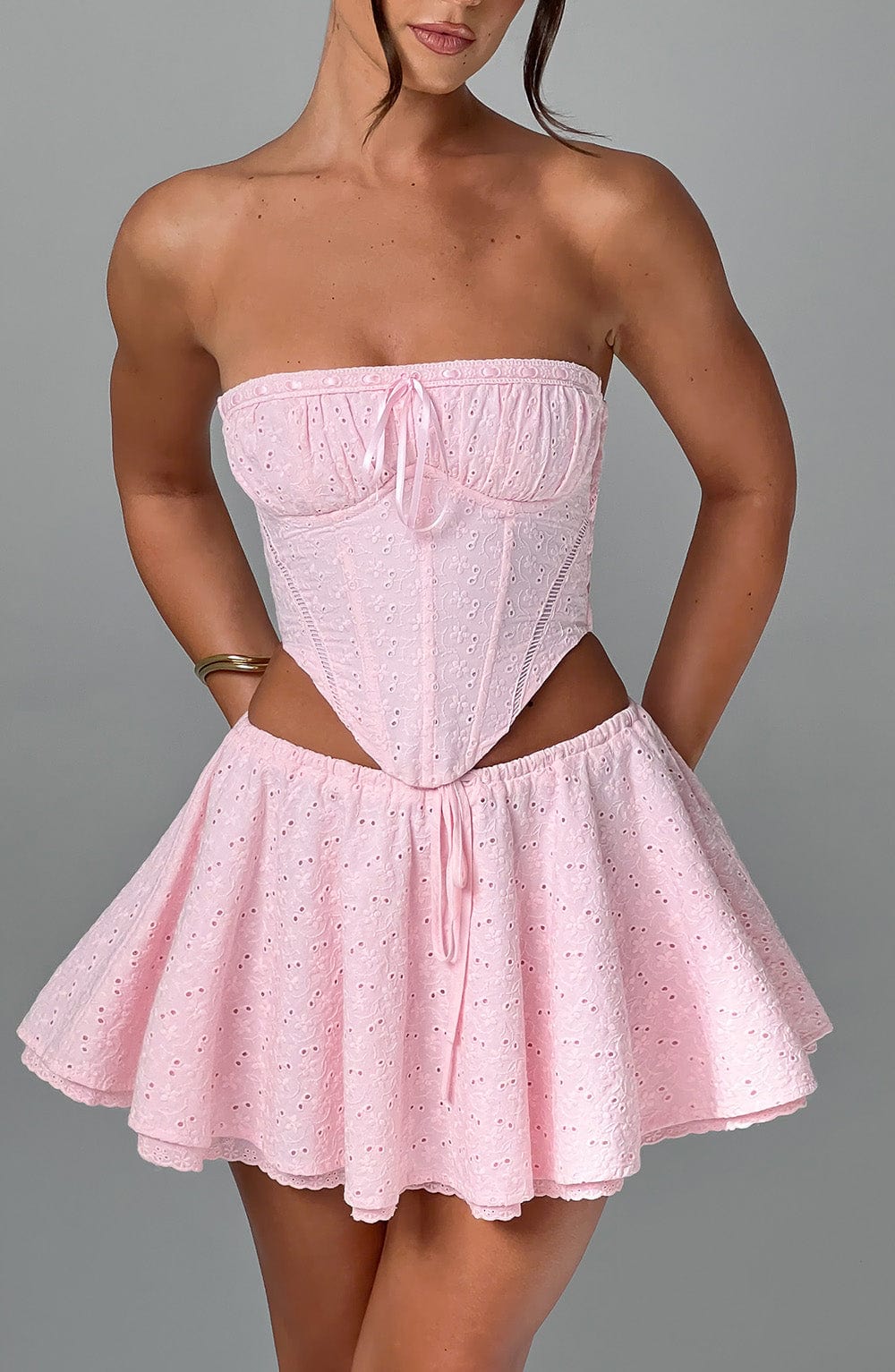 Wilma Korse - Pembe